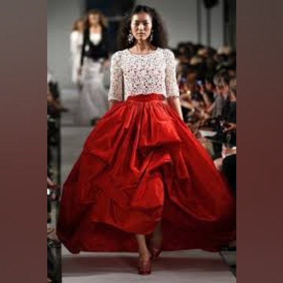 $8,690 OSCAR DE LA RENTA RED SILK DRAPED RUNWAY GOWN US XL - Picture 3 of 16